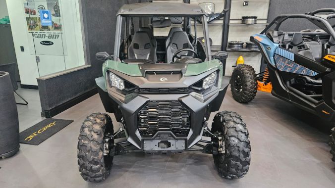 02 Commander 700 Max