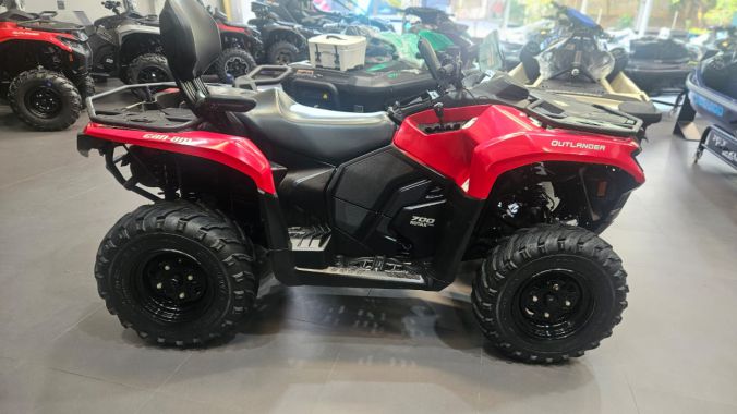 02 Outlander 700 Max 2024