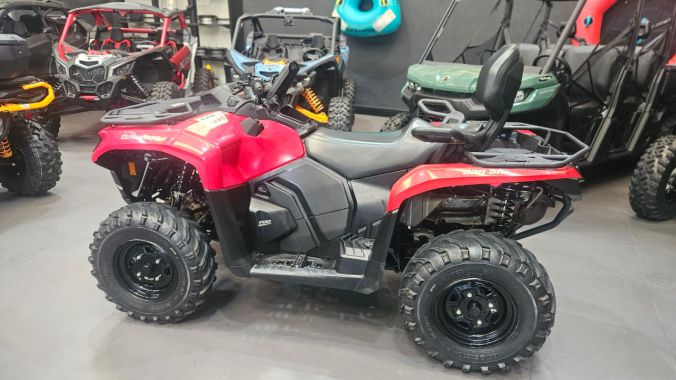 03 Outlander 700 Max 2024