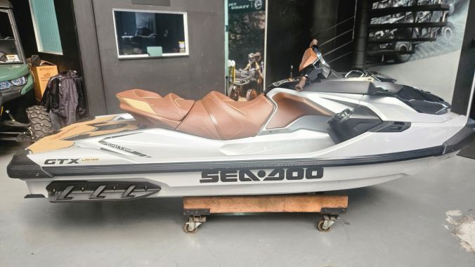 02 Sea Doo GTX 300 Limited 2019