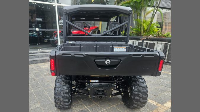 04 Can Am Defender Max HD7 2024