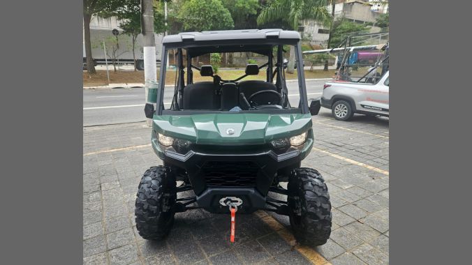 06 Can Am Defender Max HD7 2024