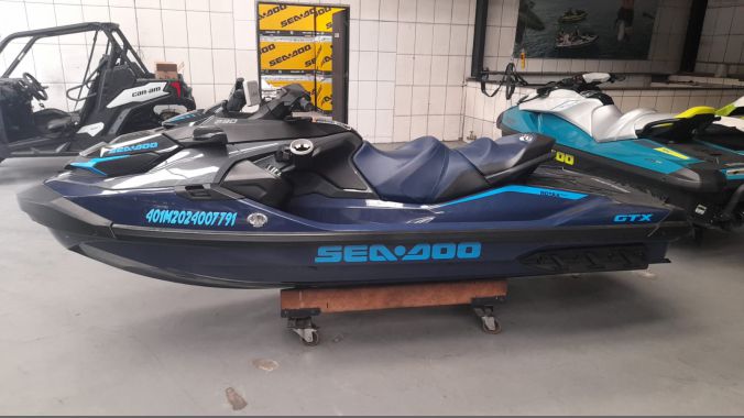 02 Sea Doo GTX 230 2024